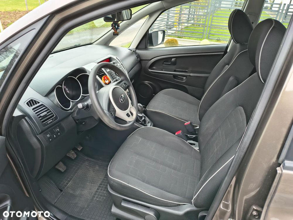 Kia Venga 1.4 CVVT Business Line - 19