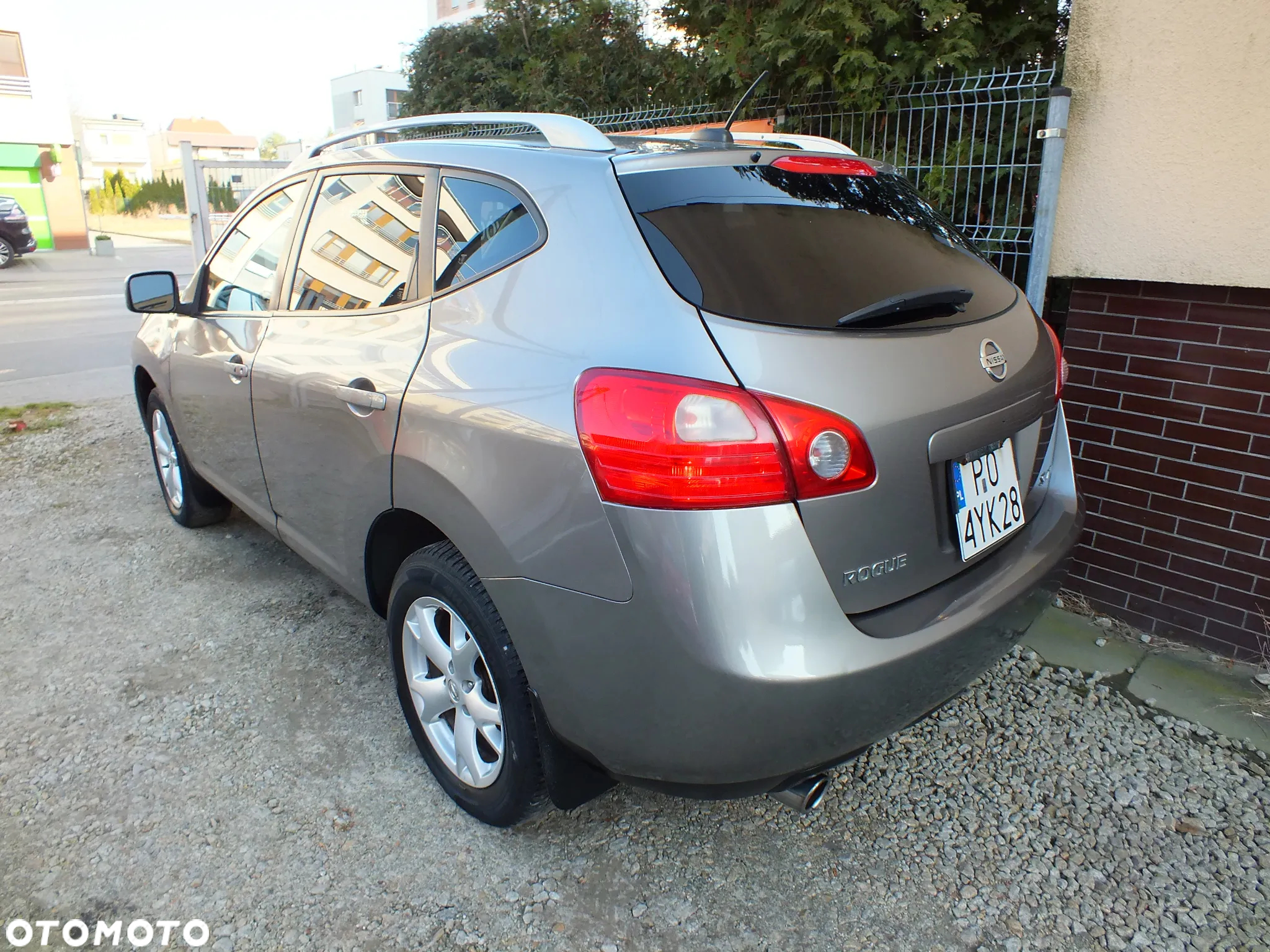 Nissan Rogue - 4