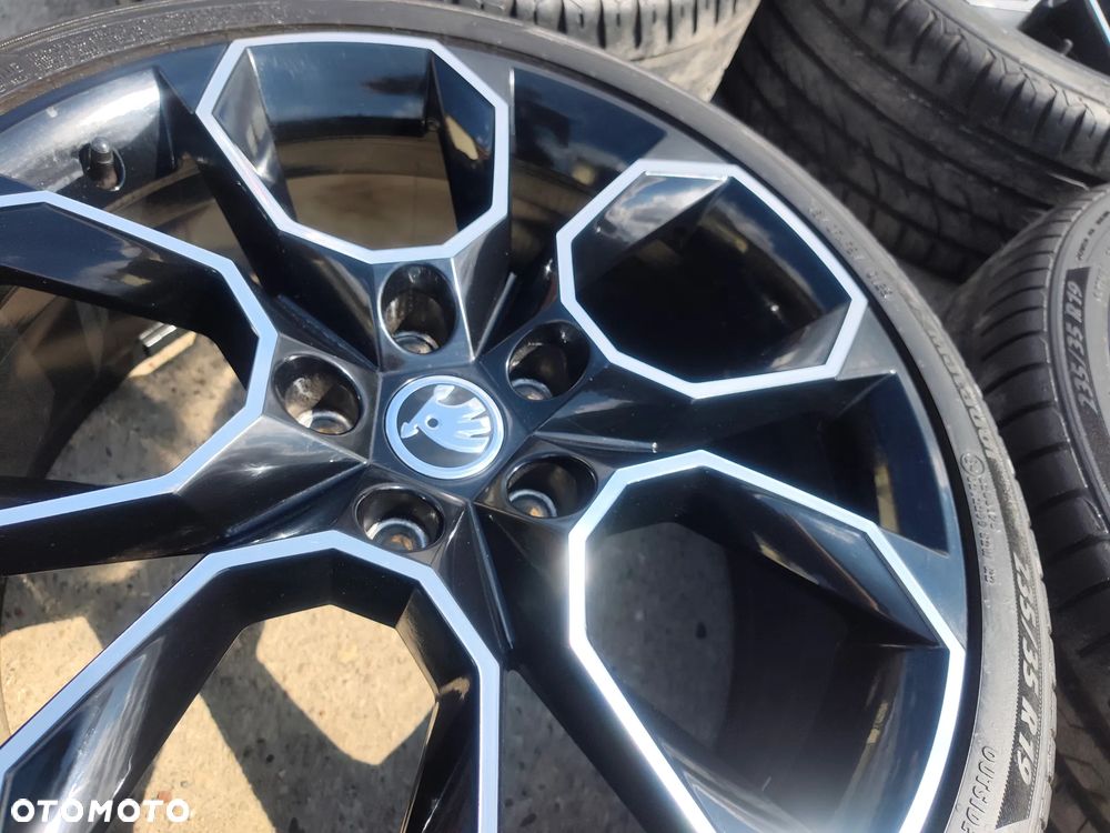 5x112 Felgi Aluminiowe Alufelgi Oryginalne 19 Koła Letnie Lato Skoda Octavia 5E 5E0 RS VRS 3 III 4 IV 2 II SUPERB SEAT Cupra Leon FR TOLEDO ALTEA EXEO AUDI A3 8V 8P A4 B5 B6 B7 A6 C5 A4 VW Passat Golf 6 7 GTI GTD Touran CADDY JETTA Legnica ALU-RAD 235/35 25r. 6,5mm - 5