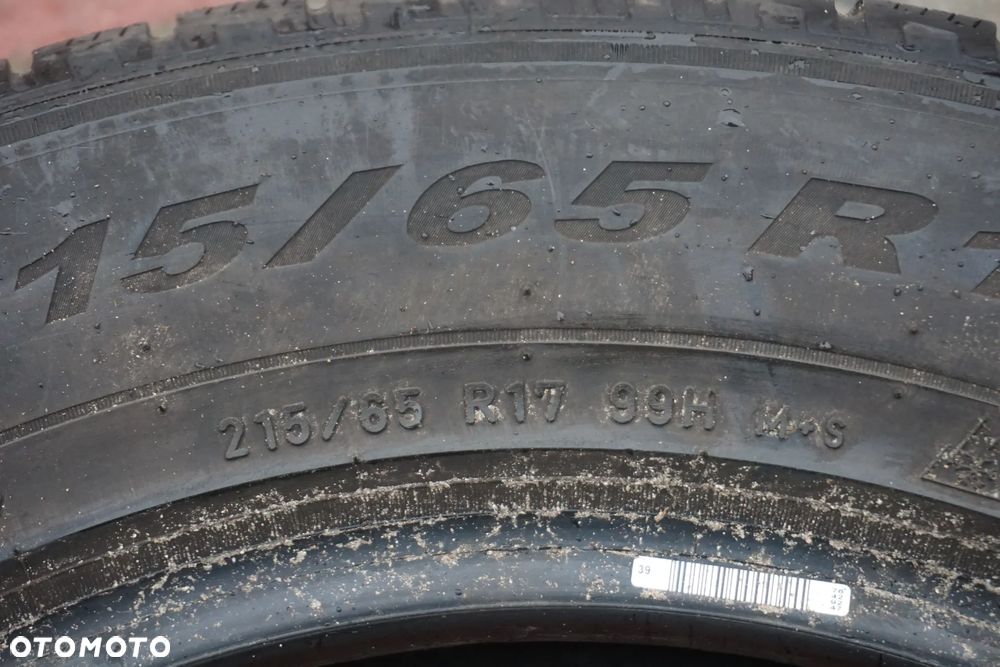 215 65 17 Pirelli Scorpion Winter - 6