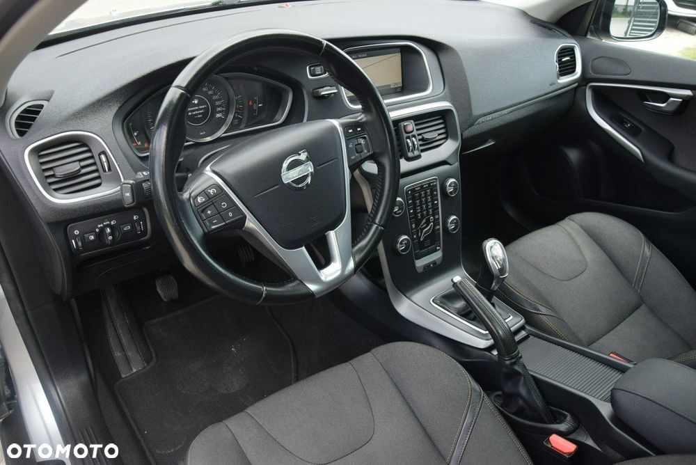 Volvo V40 Cross Country D2 Momentum - 37