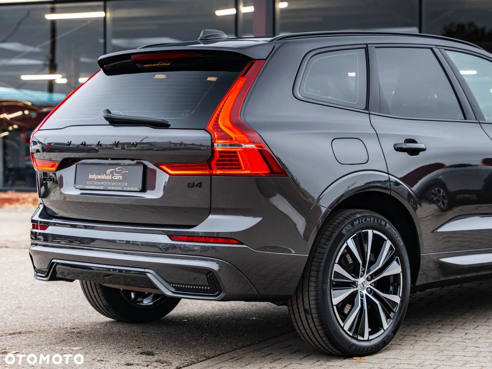 Volvo XC 60 B4 B Plus Dark - 14
