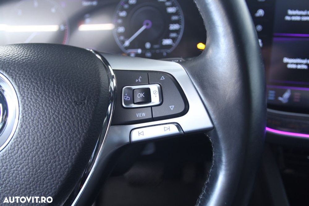 Volkswagen Touareg - 11