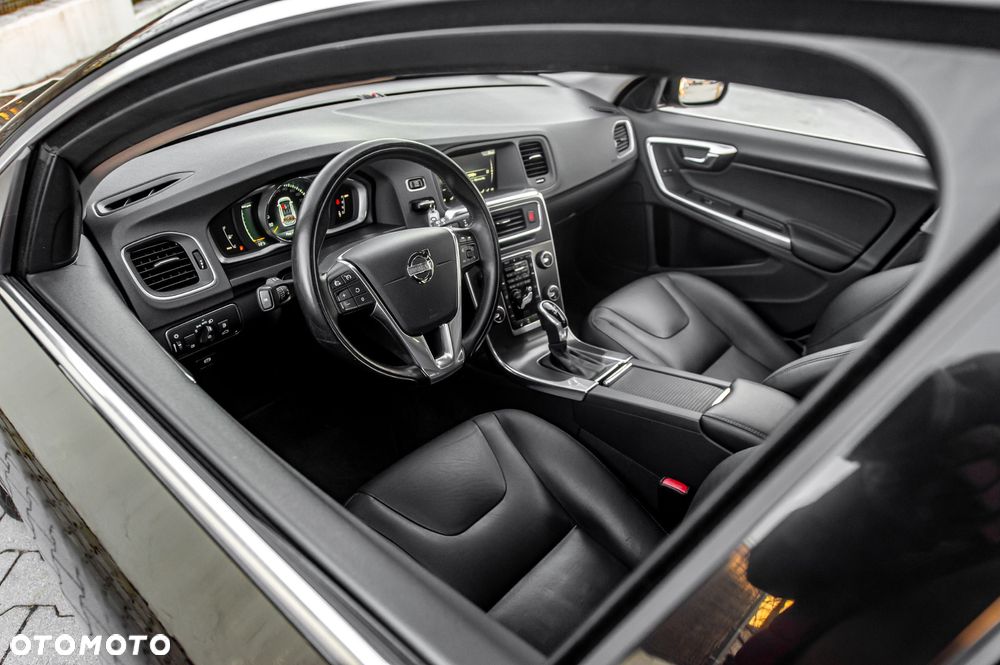 Volvo V60 D3 Geartronic Summum - 16