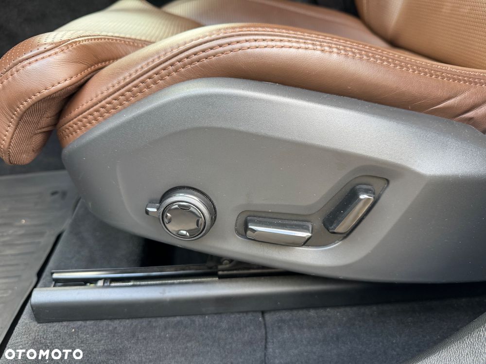 Volvo XC 60 T5 AWD Inscription - 33