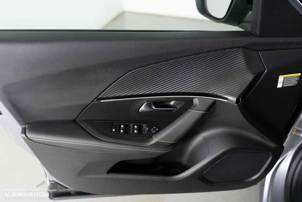 Peugeot 2008 1.2 PureTech GT EAT8 - 18