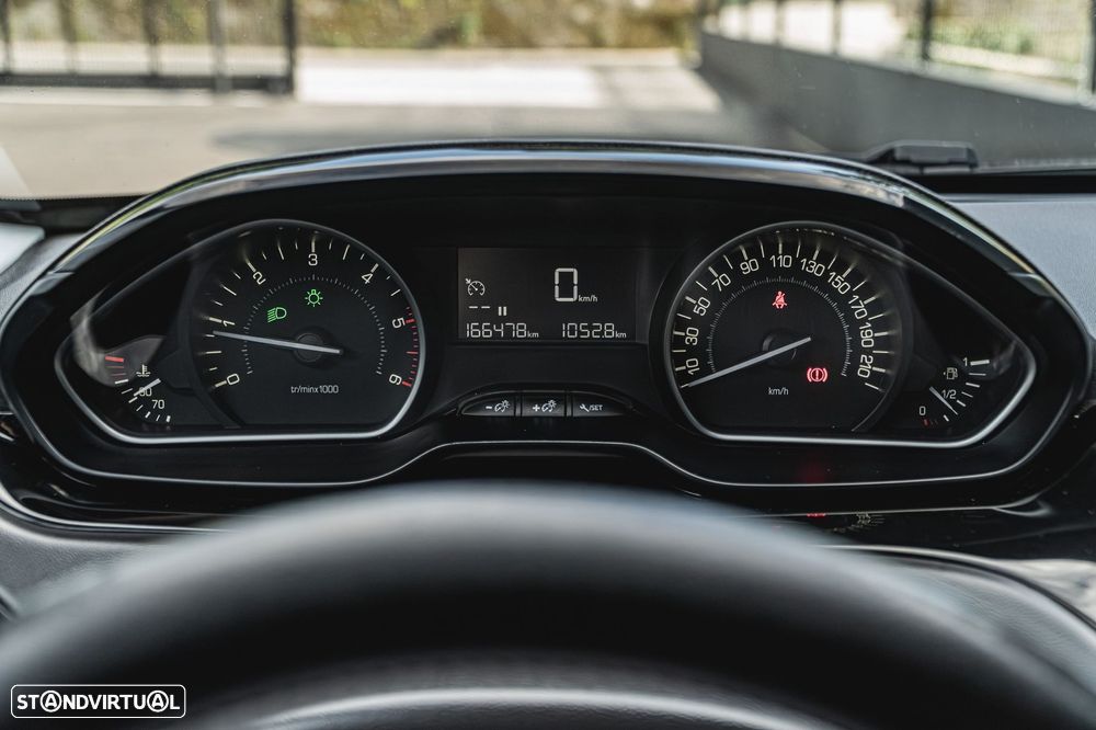 Peugeot 208 1.6 BlueHDi Style - 20