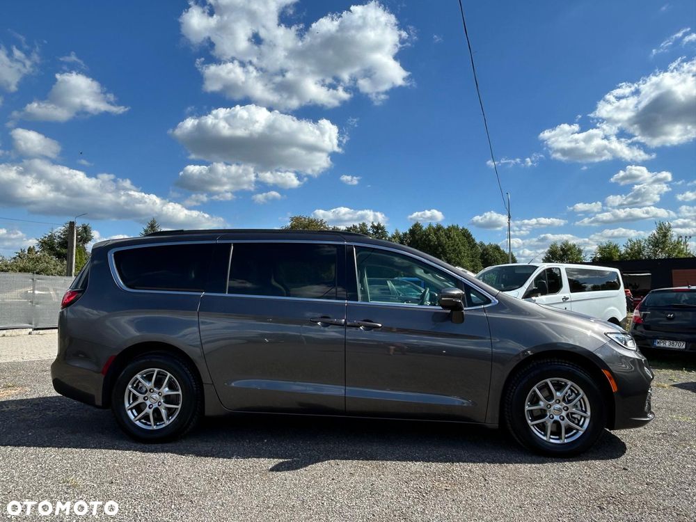 Chrysler Pacifica - 16