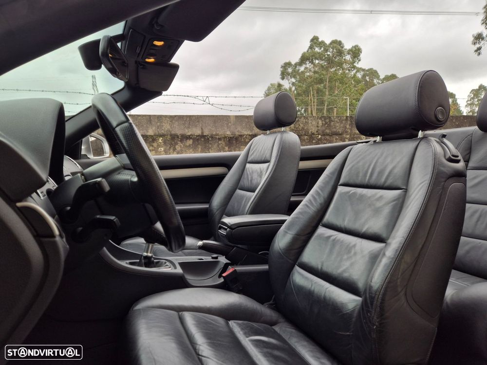 Audi A4 Cabrio 2.0 TDi S-line - 16