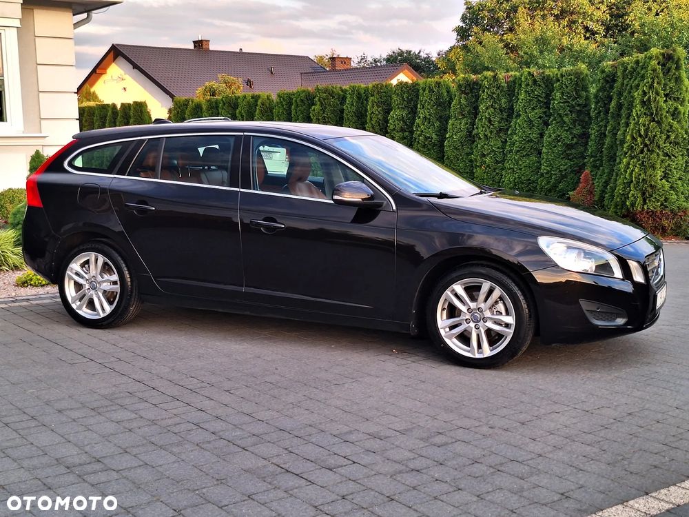 Volvo V60 T3 Momentum - 4