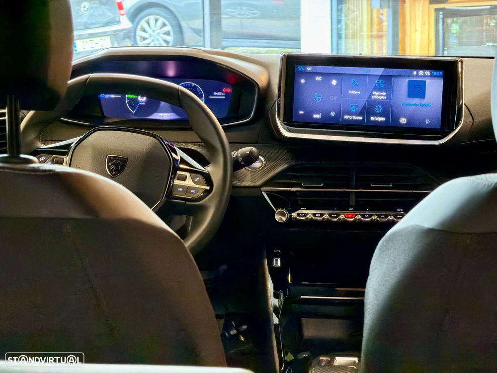 Peugeot e-2008 Allure - 20