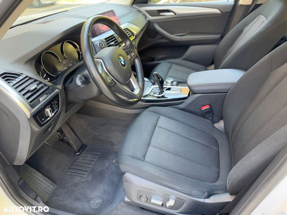 BMW X3 xDrive20i AT Advantage - 12