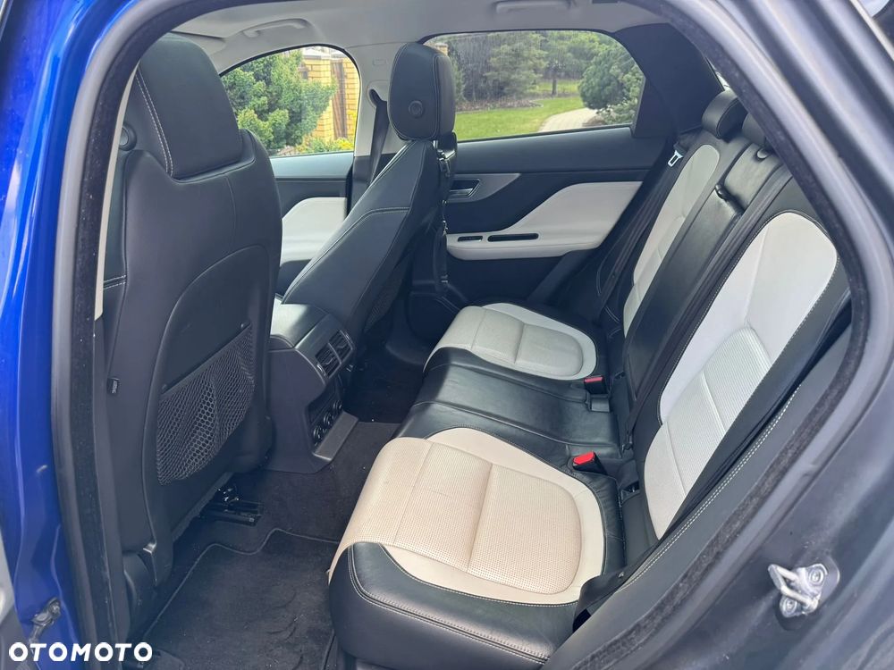 Jaguar F-Pace 2.0 i4P AWD R-Sport - 12
