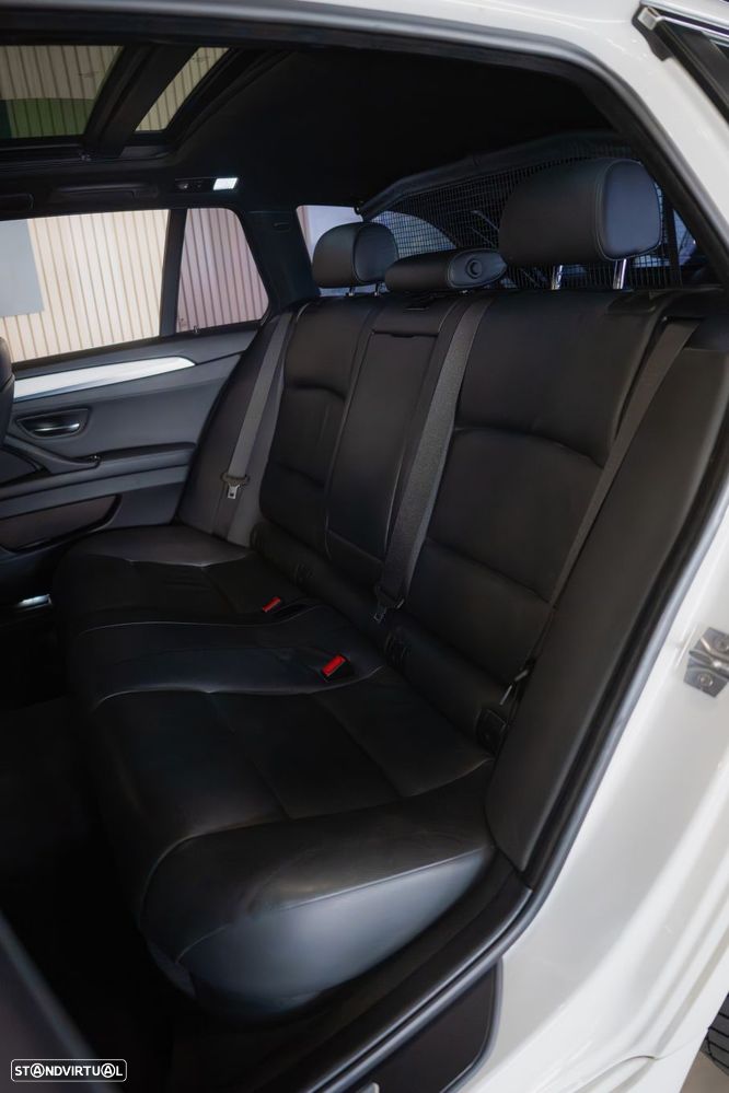 BMW 520 d Pack M - 29