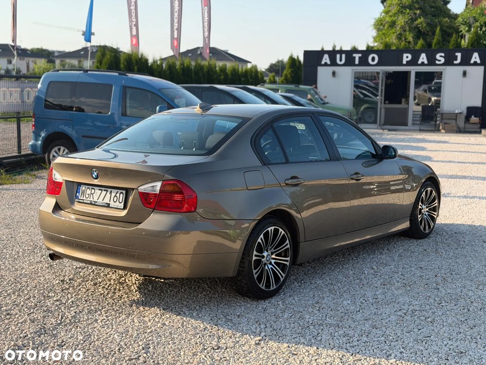 BMW Seria 3 320i - 8