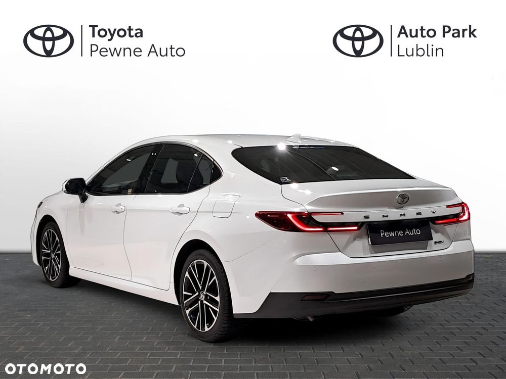 Toyota Camry - 3