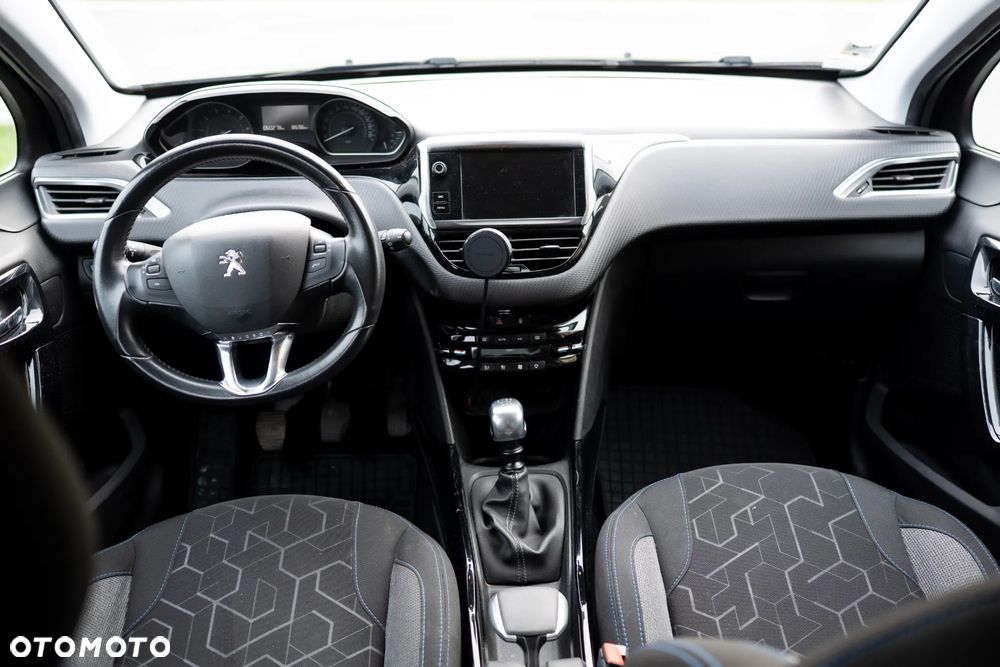 Peugeot 2008 - 8
