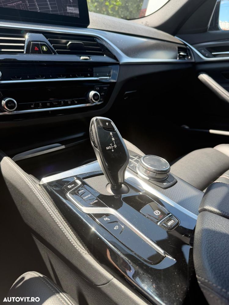 BMW Seria 5 520d xDrive AT MHEV - 13