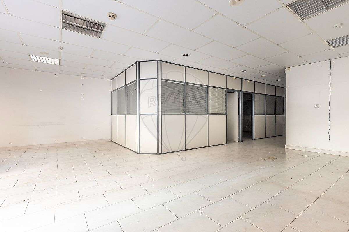 Loja  para arrendamento - Grande imagem: 2/8