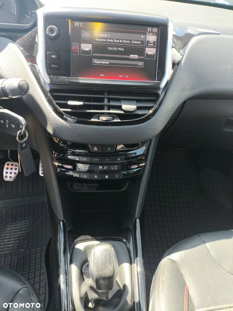 Peugeot 2008 1.2 Pure Tech Allure S&S - 8