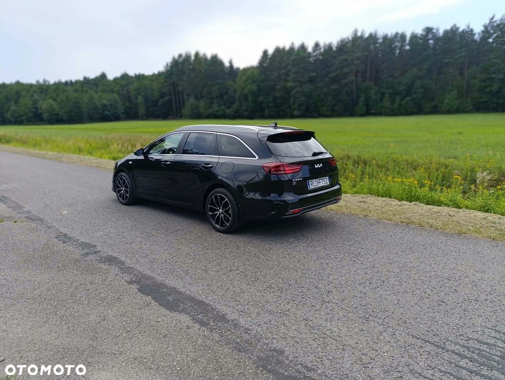 Kia Ceed - 16