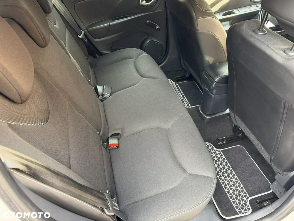 Renault Clio 1.2 16V Life EU6 - 21