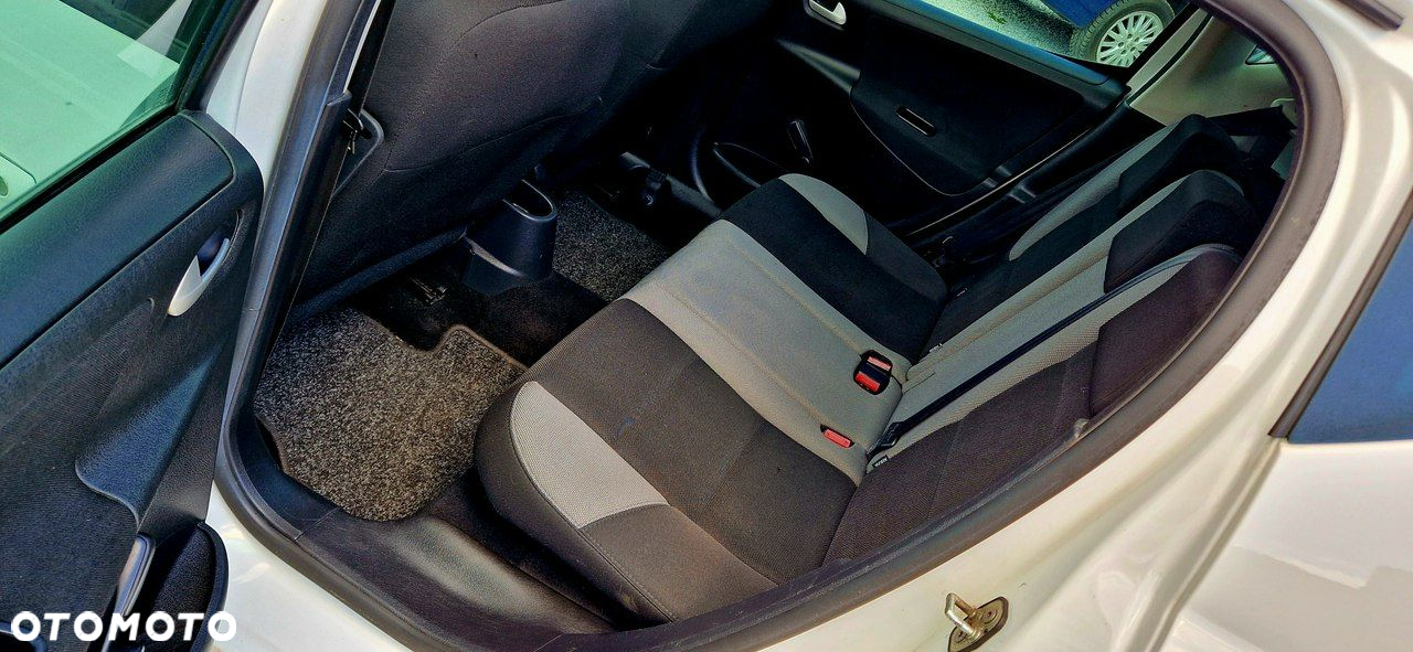 Peugeot 207 1.6 HDi 16V U Move - 31