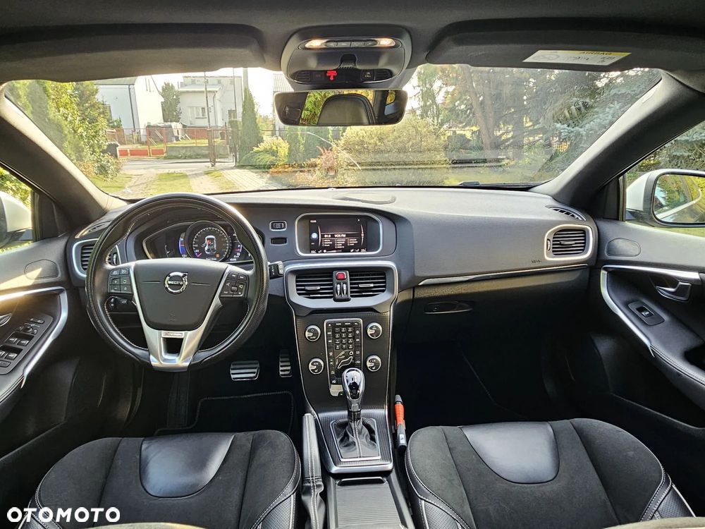 Volvo V40 T3 Drive-E R-Design Momentum - 13
