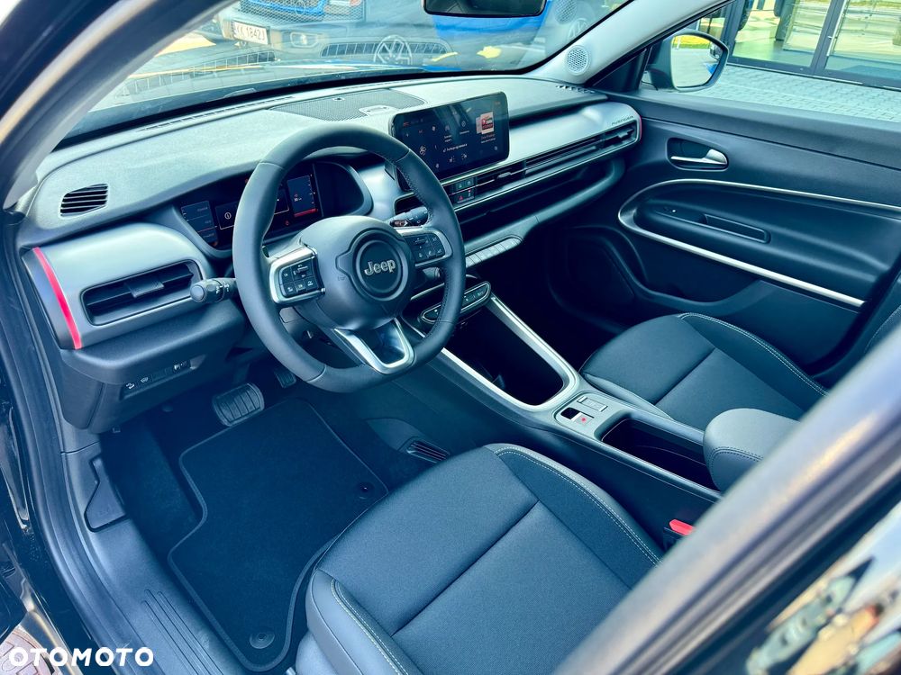 Jeep Avenger 54kWh Summit - 11