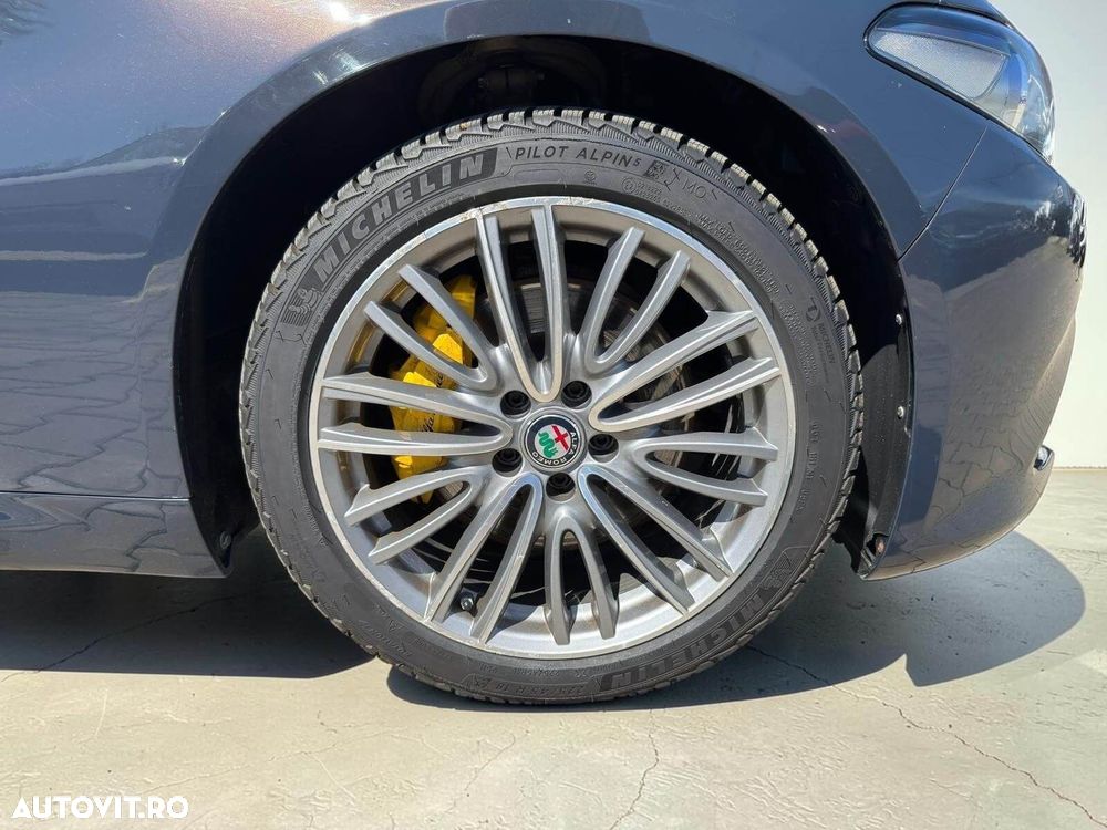 Alfa Romeo Giulia 2.0 Turbo AWD AT8 Veloce - 9