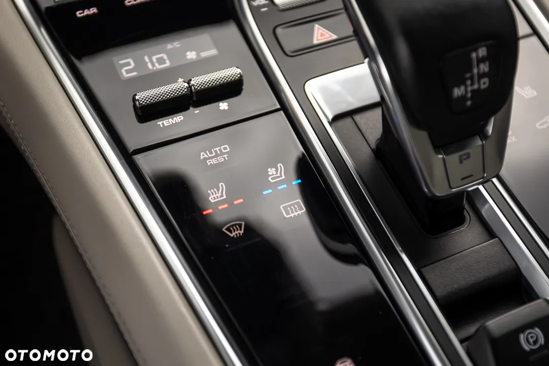 Porsche Panamera Turbo - 26