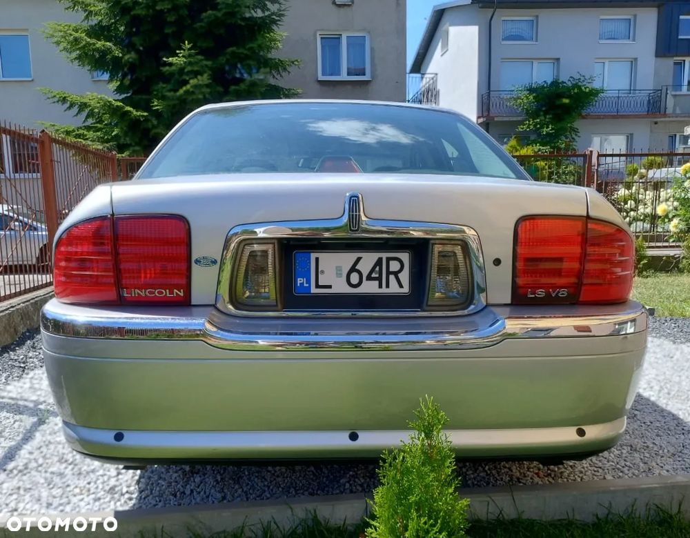 Lincoln LS - 9