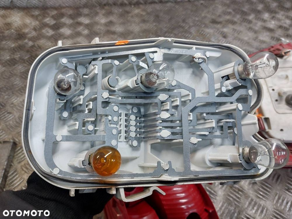 LAMPA LEWY TYŁ + PRAWY TYŁ AUDI A6 C6 SEDAN ZWYKŁE 4F5945095L 4F5945096L - 10