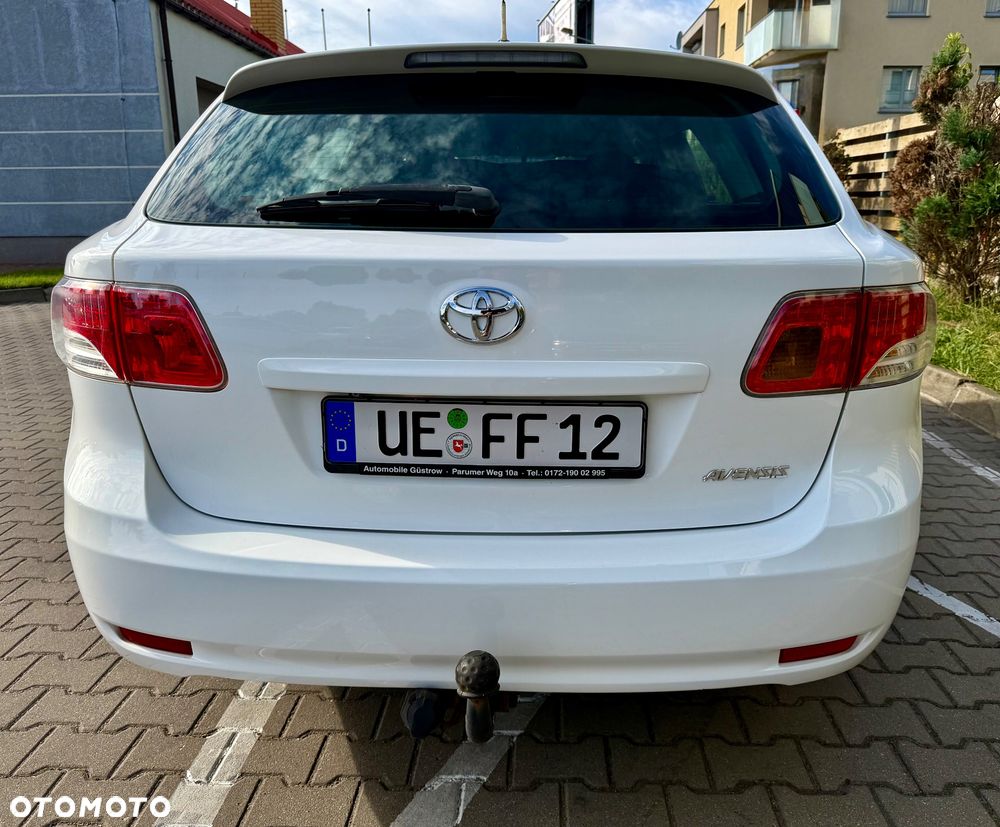 Toyota Avensis 1.8 Comfort - 15