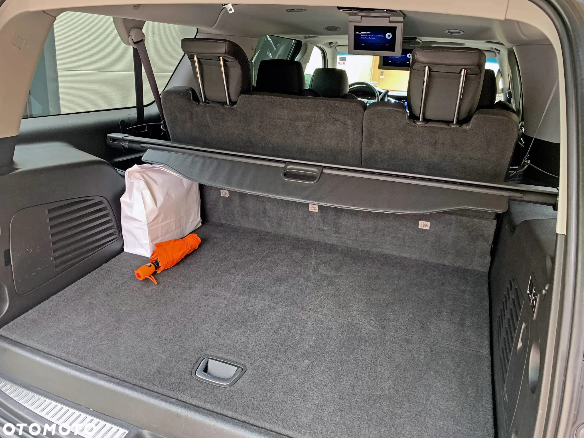 Cadillac Escalade ESV 6.2 V8 AWD AT Premium - 9