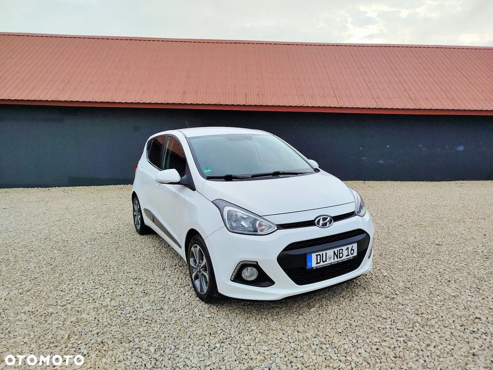 Hyundai i10 1.0 Fifa World Cup Edition - 24