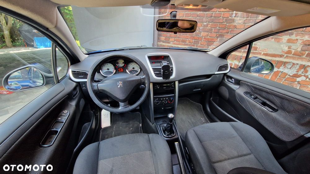 Peugeot 207 90 HDi FAP (Blue Lion) Sport - 14