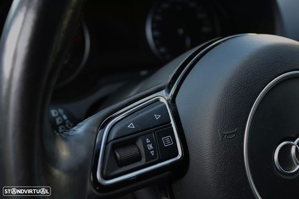 Audi A3 Limousine 1.6 TDI Business Line Attraction Ultra - 26