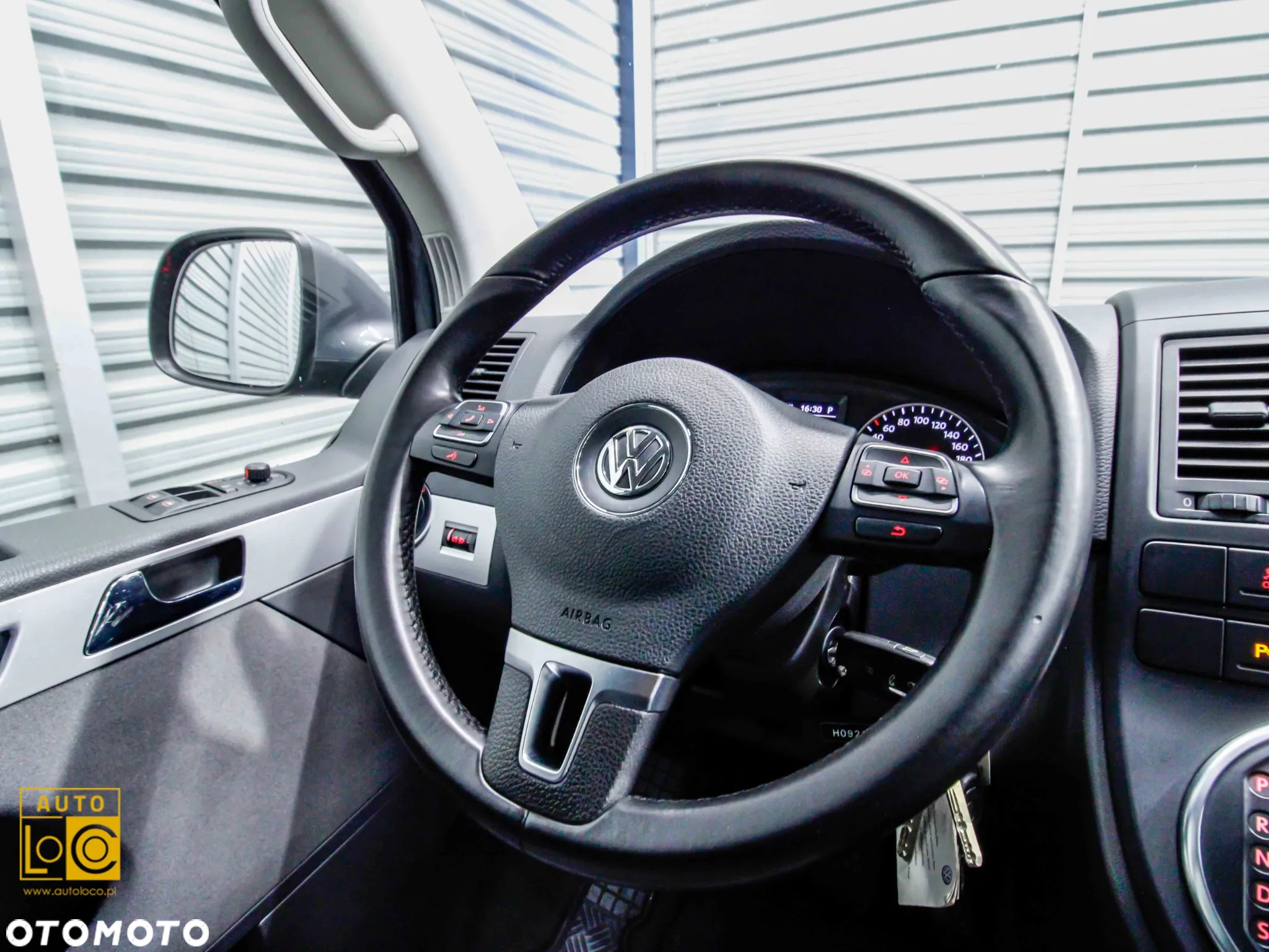 Volkswagen Multivan 2.0 BiTDI L2 Comfortline DSG - 26