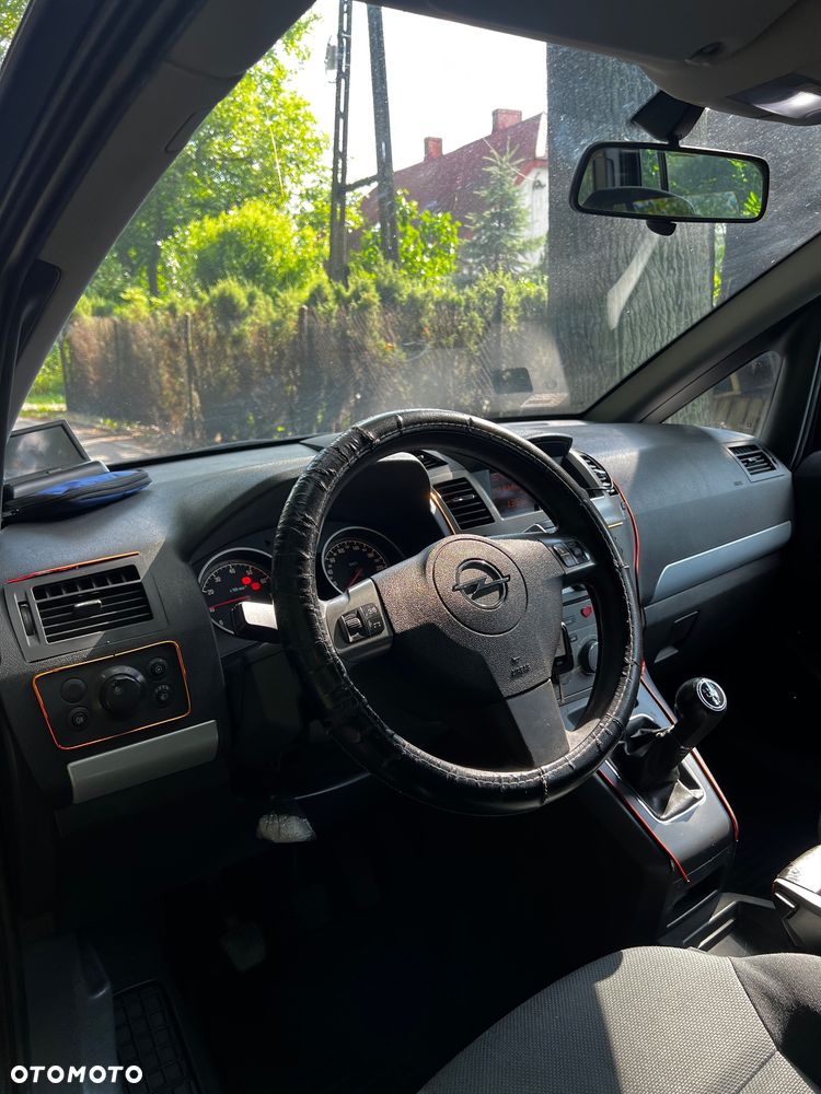 Opel Zafira 1.6 Enjoy - 11