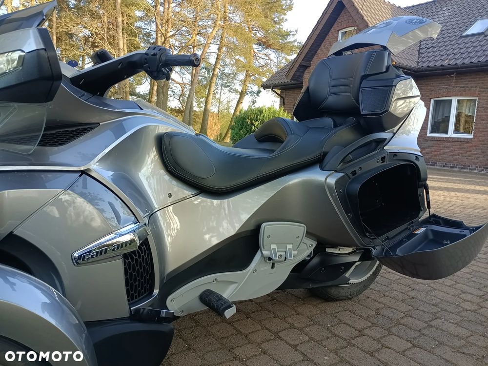 Can-Am Spyder - 12