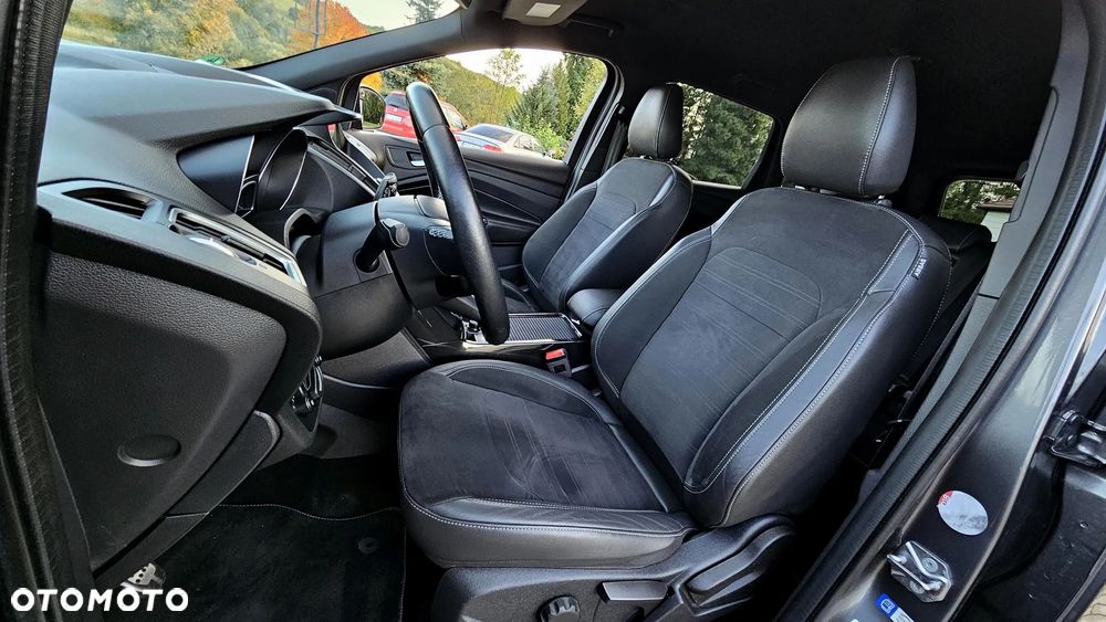 Ford Kuga 2.0 TDCi 4x4 ST-Line - 23