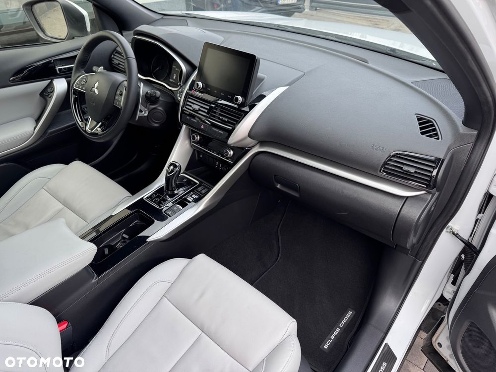 Mitsubishi Eclipse Cross 2.4 PHEV Instyle Plus - 28