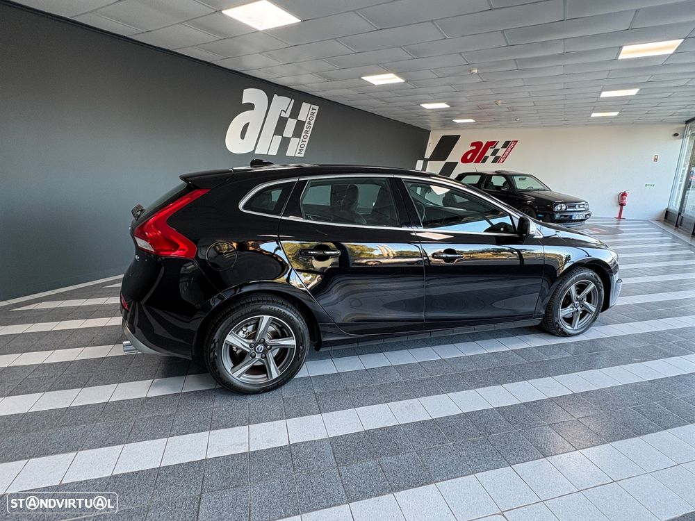 Volvo V40 2.0 D2 R-Design Momentum - 3