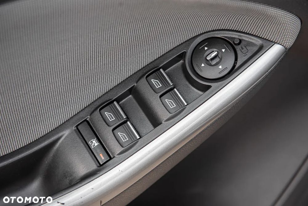 Ford Focus 1.6 EcoBoost Trend - 16