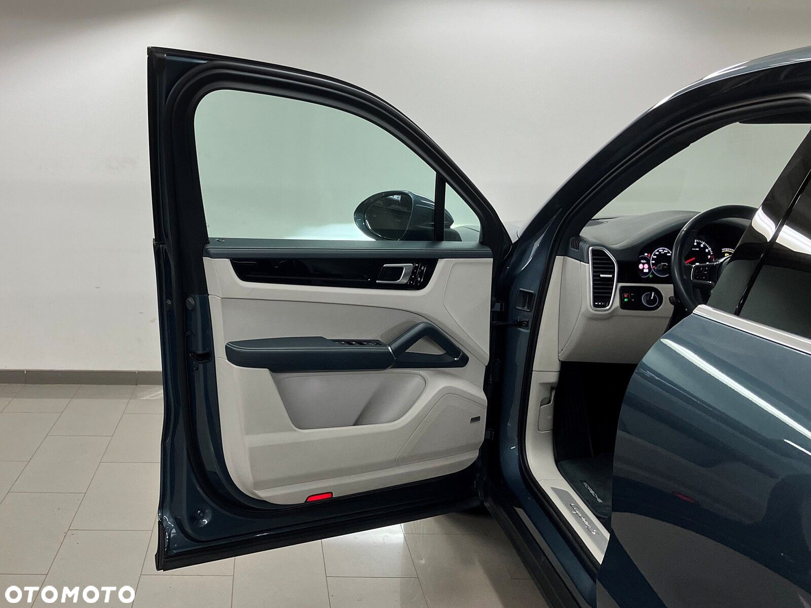 Porsche Cayenne - 20