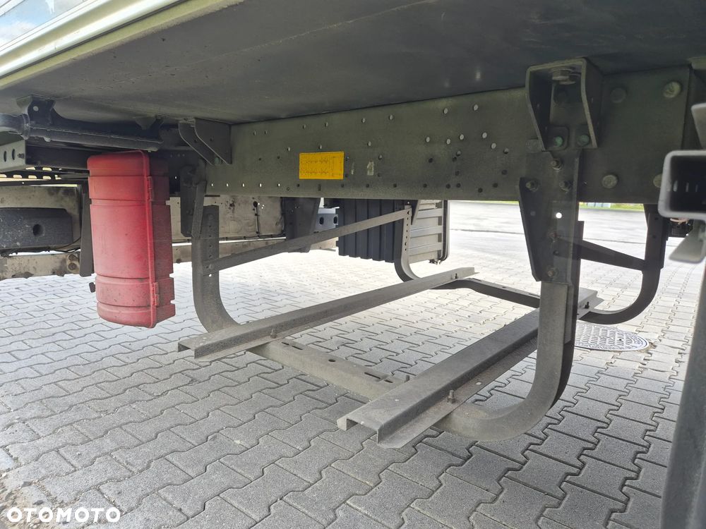 Schmitz Cargobull Vector 1950 MULTITEMPERATURA NOWE OPONY 100% / ŚCIANA GRODZIOWA / DOPPEL STOCK / BELKI / PODNOSZONA OŚ / z Niemiec / 2015 / CARRIER CHŁODNIA CHLODNIA LODÓWKA PODWÓJNY ZAŁADUNEK PIĘTROWA - 36