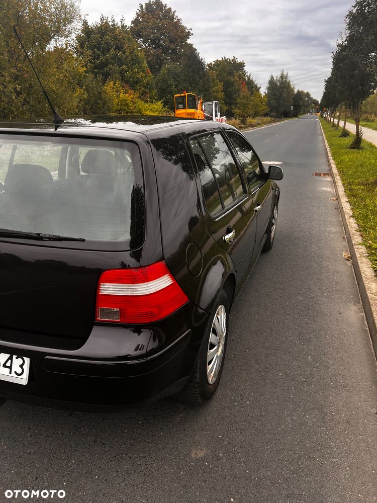 Volkswagen Golf - 11