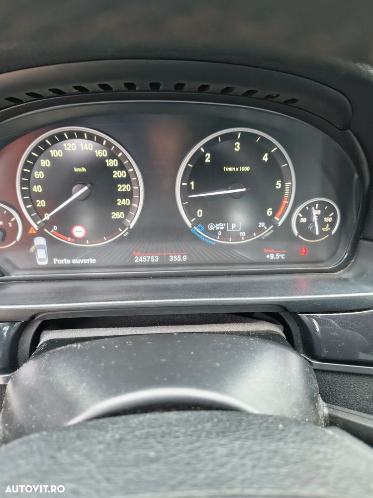 BMW Seria 5 530d Aut. Luxury Line - 7