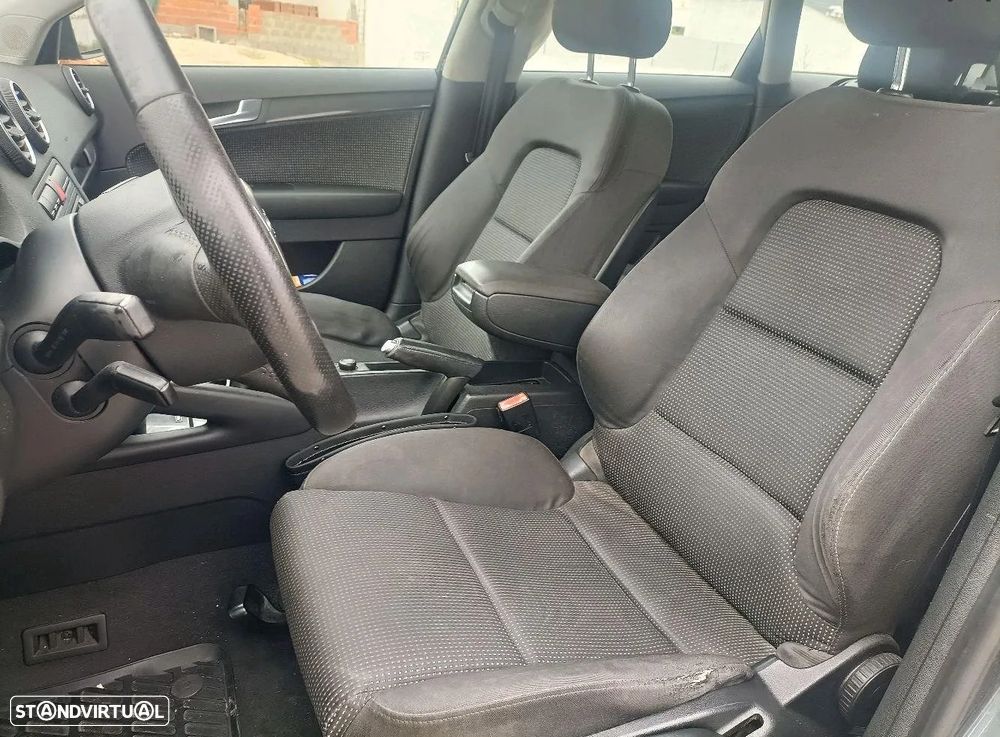 Audi A3 Sportback 1.6 FSi Advance - 6